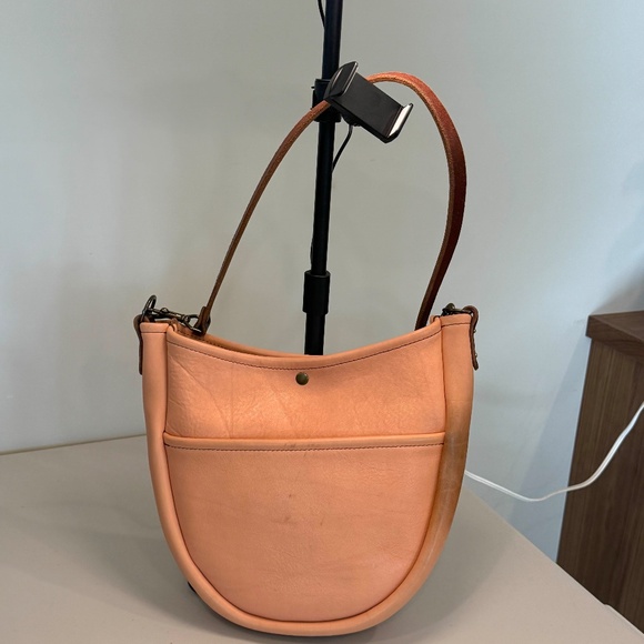 Go Forth Goods Celeste Small Leather Hobo Peach Fuzz - Picture 4 of 9